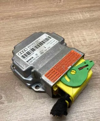 Audi A8 S8 D3 4E Airbag control unit/module 4E0959655H 4E0910655D 0285001672