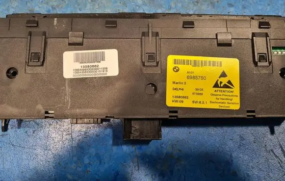 BMW 5 E60 E61 Tailgate/trunk/boot open switch 6985750