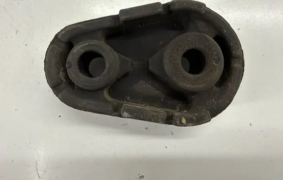 Chevrolet Camaro Muffler mount bracket/holder 25862434
