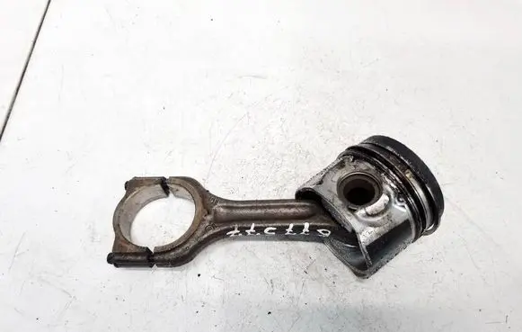 Peugeot 308 Piston with connecting rod 