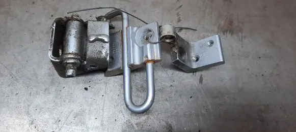 Seat Leon (1P) Rear door upper hinge