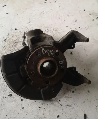 Volkswagen New Beetle Front wheel hub