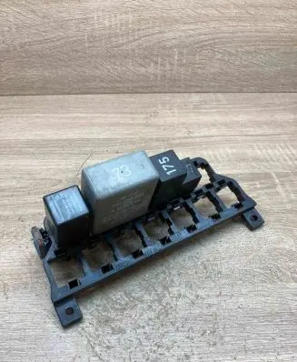 Audi A3 S3 8L Fuse module 8D0937503E
