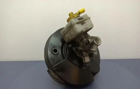 Volkswagen Golf IV Brake booster 1J1614105S