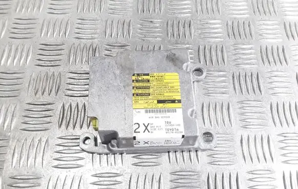 Toyota Avensis T250 Airbag control unit/module 8917005220