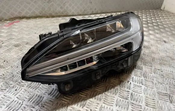 Volvo S90, V90 Headlight/headlamp 31655728