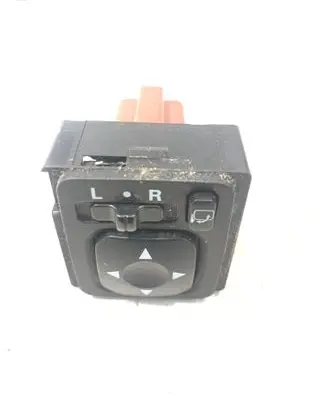 Wing mirror switch