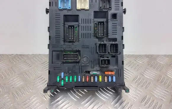 Peugeot 407 Comfort/convenience module 9661940180