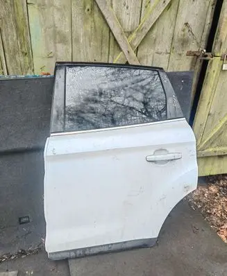 Ford Kuga I Rear door