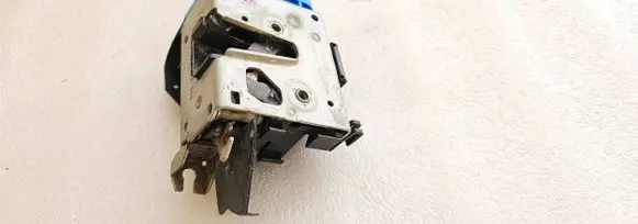 Audi A8 S8 D2 4D Rear door lock 8D0839016A