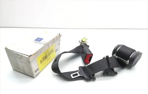Middle seatbelt (rear)
