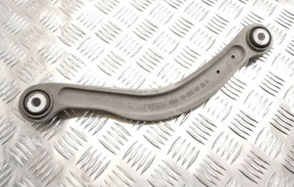 Rear control arm