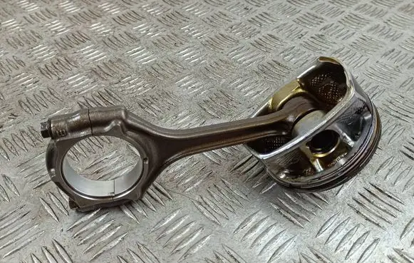 Jeep Grand Cherokee Piston with connecting rod 