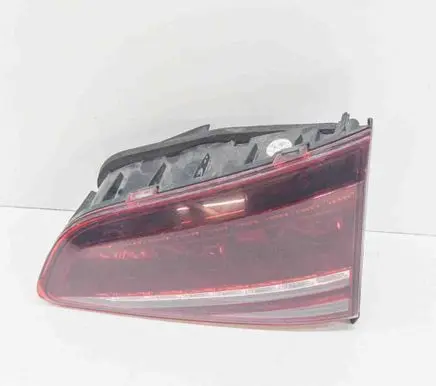 Tailgate rear/tail lights