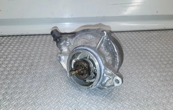 Volkswagen Phaeton Vacuum pump 057145100T