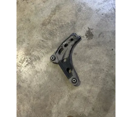 Nissan NV300 Front lower control arm/wishbone 