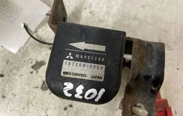 Mitsubishi Pajero Airbag deployment crash/impact sensor MB921288 1872000350