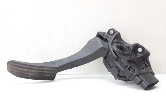 Volvo XC70 Accelerator throttle pedal 6G929F836CD