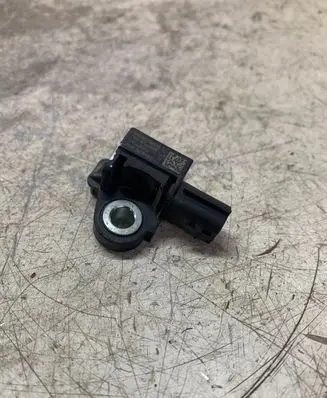 Nissan Qashqai J12 Airbag deployment crash/impact sensor