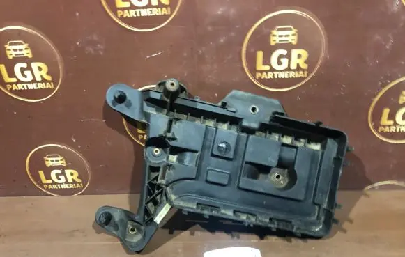 Volkswagen Touran I Battery tray 1K0915333B
