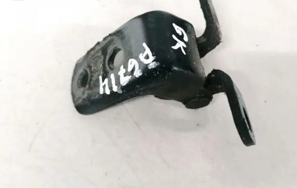 Honda CR-V Rear door lower hinge
