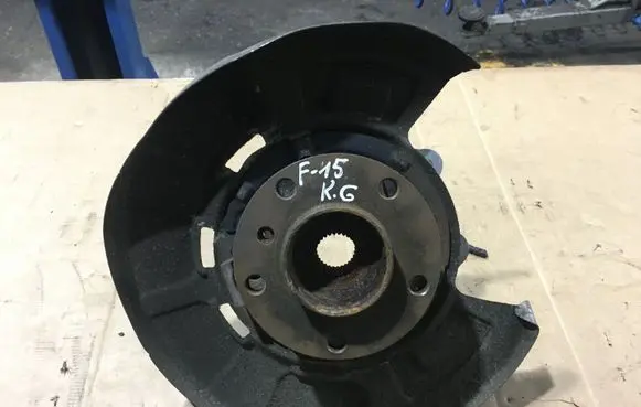BMW X5 F15 Rear wheel hub 6770983