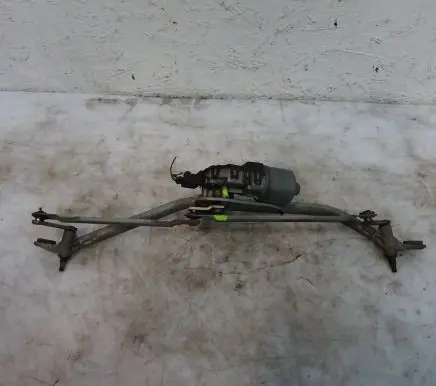 Skoda Superb B5 (3U) Front wiper linkage and motor 8D1955605B