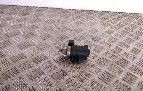 Opel Astra H Vacuum valve 897219
