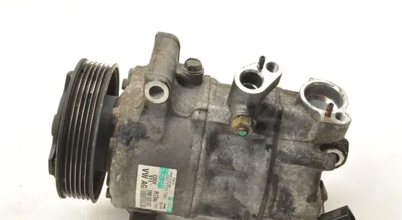 Volkswagen Golf VI Air conditioning (A/C) compressor (pump) 5N0820803