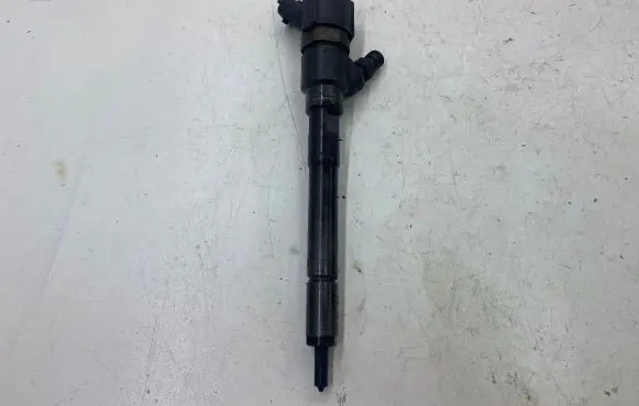 KIA Carens II Fuel injector 3380027400 0445110258