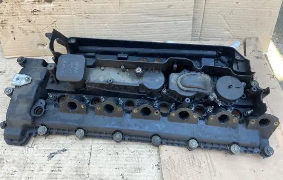 BMW 5 E39 Rocker cam cover 7786770