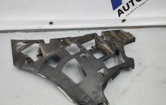 Mercedes-Benz S W222 Front bumper mounting bracket A2228850365