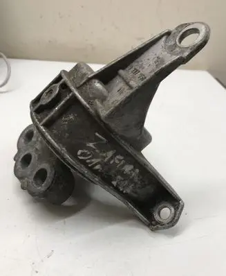 Opel Zafira A Engine mount bracket 9227958