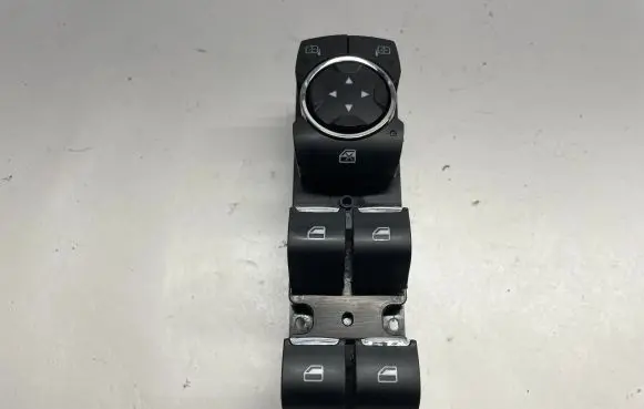 Ford Fusion Electric window control switch DG9T14540