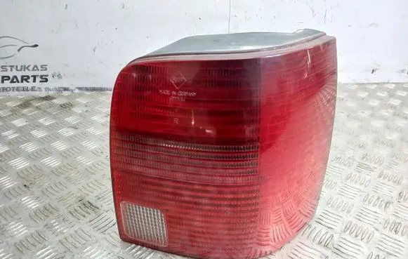 Volkswagen PASSAT B5 Rear/tail lights 3B9945112F