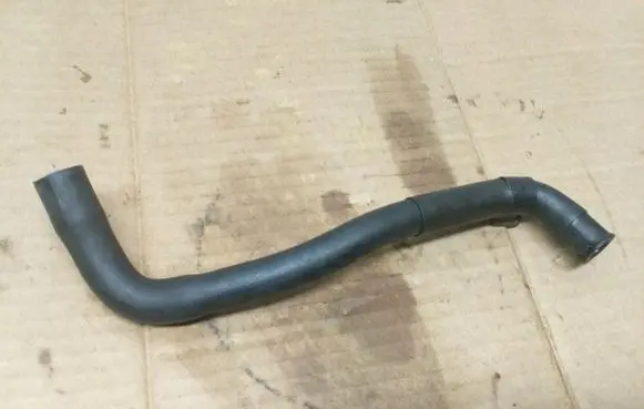 KIA Cerato Engine coolant pipe/hose