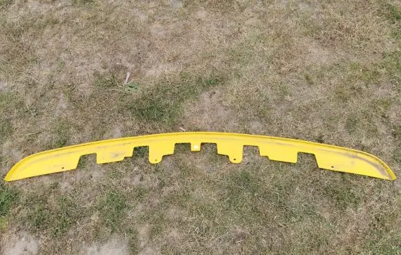 Dodge Challenger Front bumper lip P9404127