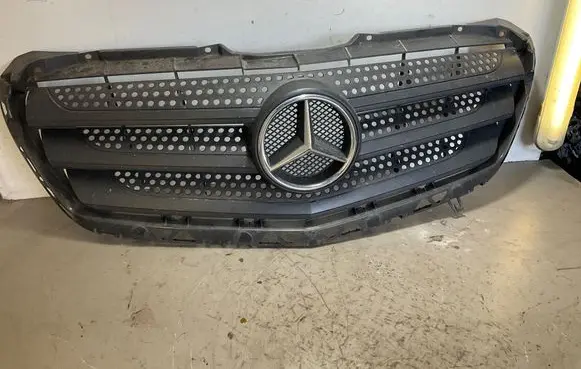 Mercedes-Benz Sprinter W906 Front bumper upper radiator grill A9068800885 A9068800785