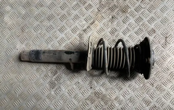 BMW 4 F32 F33 Front shock absorber with coil spring 6850902