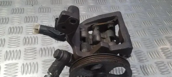 Toyota Avensis T250 Power steering pump 12180