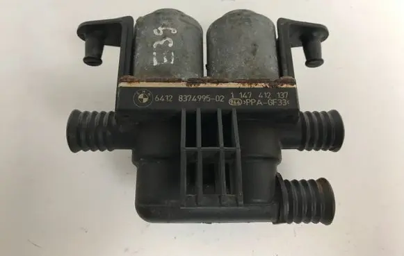 BMW 5 E39 Coolant heater control valve 1147412137 8374995