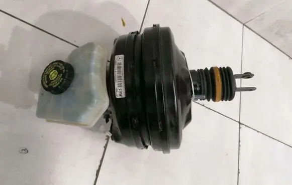Mercedes-Benz CLS C219 Brake booster A0064301301