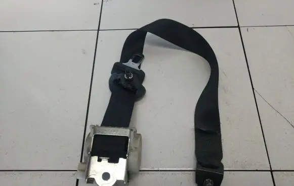 Opel Zafira A Front seatbelt 90580906