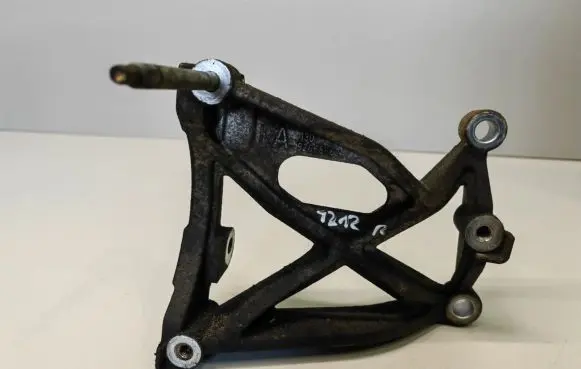 Chevrolet Camaro A/C compressor mount bracket 92068682