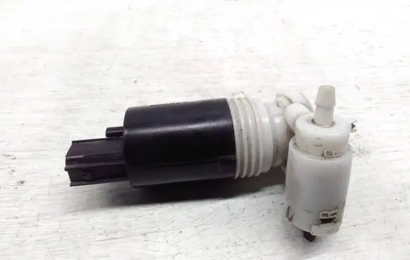 Chrysler Voyager Windscreen/windshield washer pump