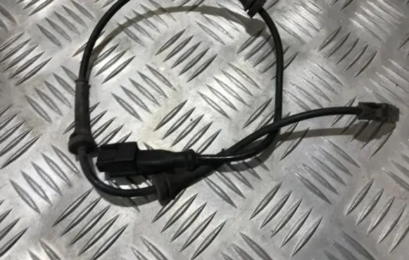 Renault Clio III ABS brake wheel speed sensor 8200419177