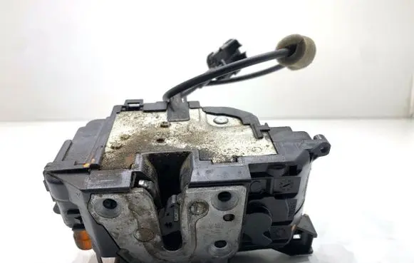 Opel Movano B Front door lock 