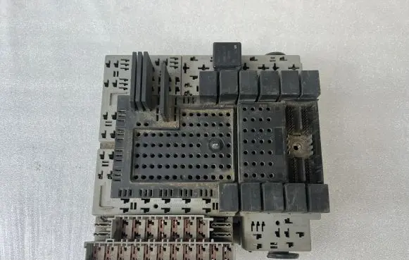 Volvo S80 Fuse module 9494343 9916LL000000 AN6W160