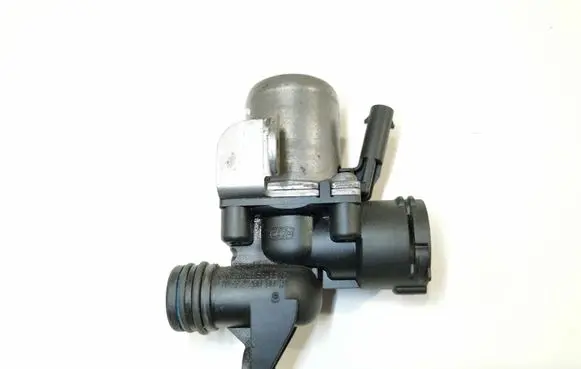 Mercedes-Benz CLS C219 Coolant heater control valve A2722000031