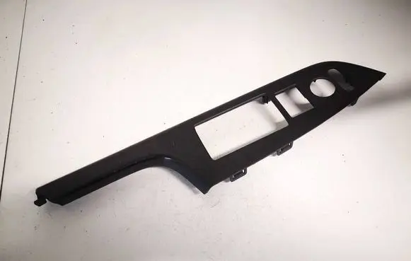 Honda CR-V Front door window switch trim 